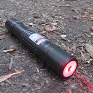 laser qui allume une allumette rouge 200mw