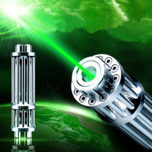  laser pointeur vert 6000mW / 8000mW envoyer 8in1 de tête!