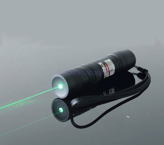 Laser Outil très puissant et pratique 10000mw qui coupe découpe