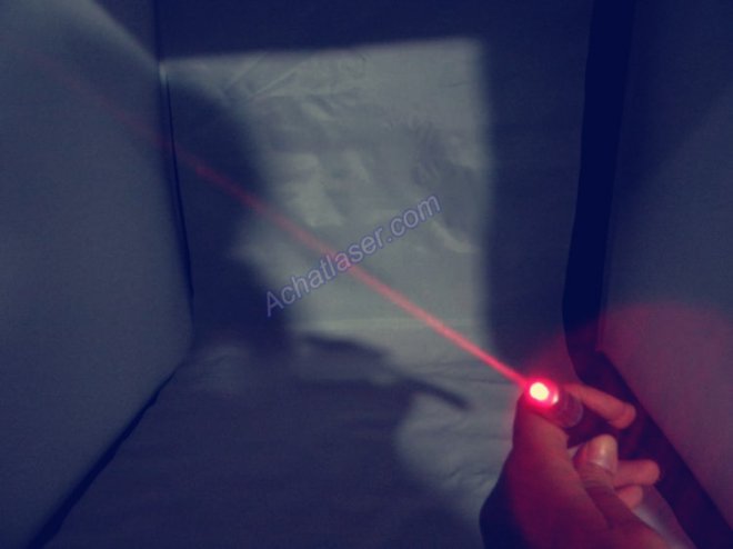 Pointeur laser rouge puissant de pointeur laser de faisceau de lumière  militaire 5mw 650nm, @R7