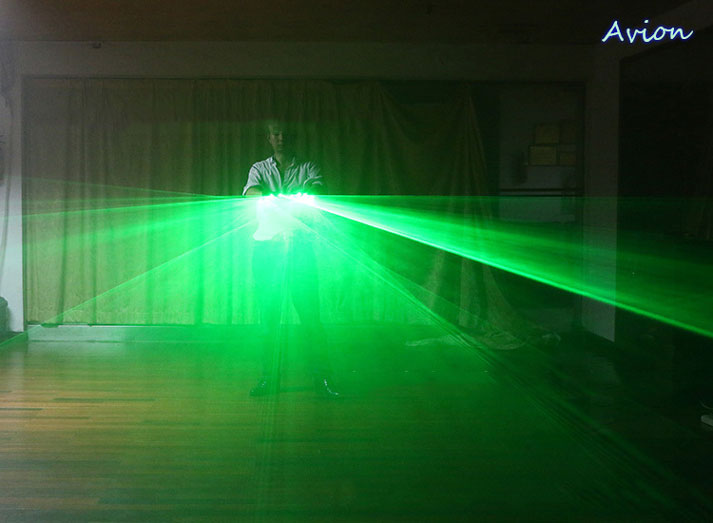 Livraison Gratuite Vert Rouge Laser Gants Avec 532nm 80mW Laser, Gants De  Stade LED Gants Lumineux Pour DJ Club Danse Party Show Décoration Du 38,17  €